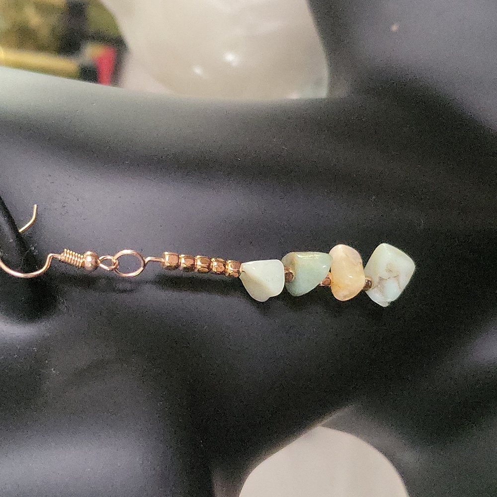 Green Aventurine chip rose gold earrings💫 - Picture 2 of 3